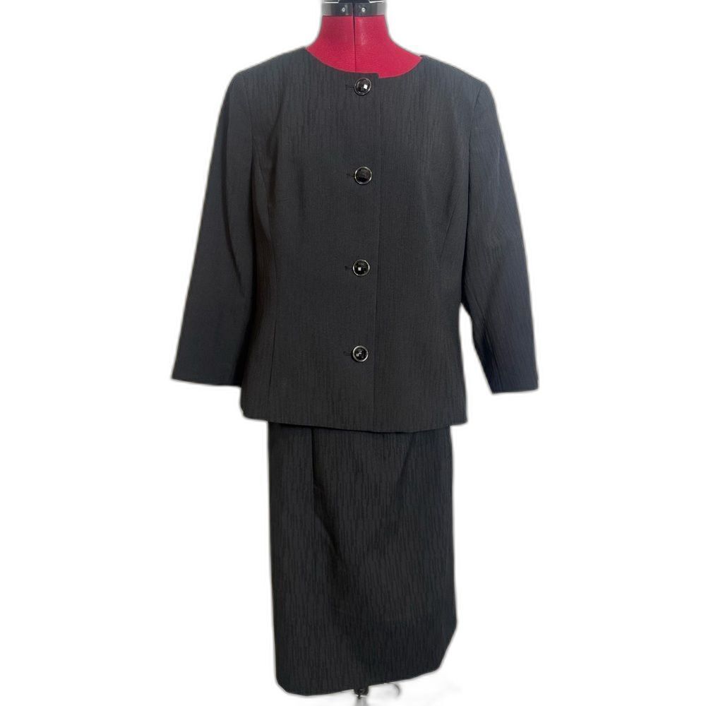 Le Suit Skirt Suit Women's Size 12 Black 2-Piece Set Blazer & Skirt